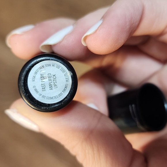 MAC Fast Play Lipstick - Picture 4 of 4